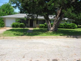 112 Cedar Heights Dr, Palestine, TX 75803