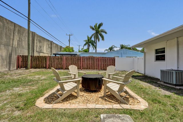 9446 Birmingham Drive, Palm Beach Gardens, FL 33410