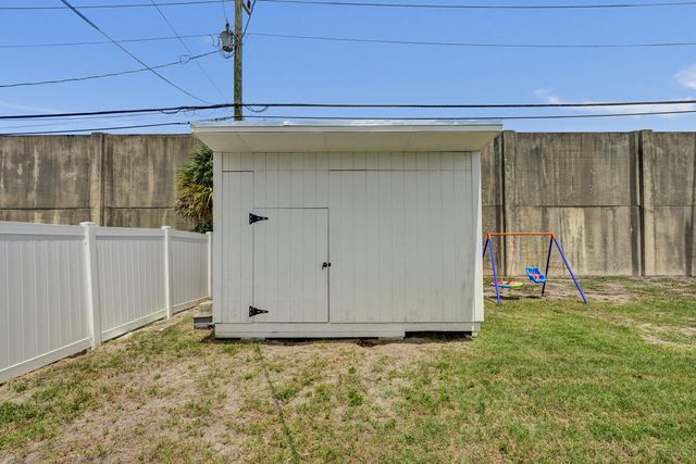 9446 Birmingham Drive, Palm Beach Gardens, FL 33410