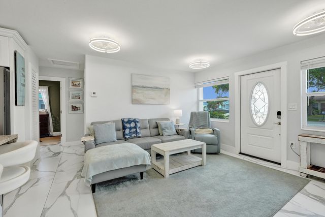 9446 Birmingham Drive, Palm Beach Gardens, FL 33410