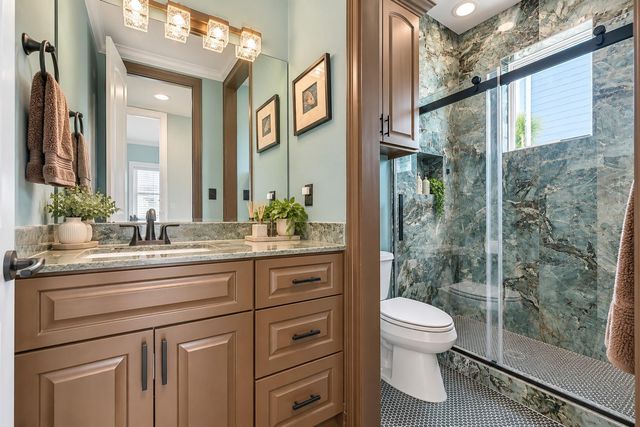 12 Fleming, Hitchcock, TX 77563