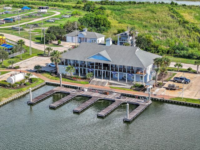 12 Fleming, Hitchcock, TX 77563