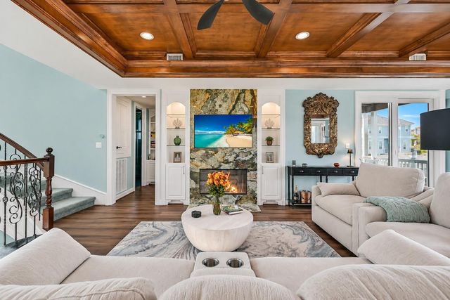 12 Fleming, Hitchcock, TX 77563