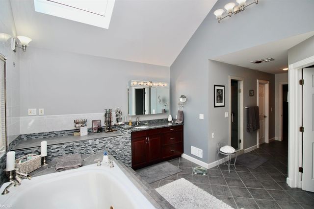 7090 E Hill Road, Atlas Twp, MI 48439