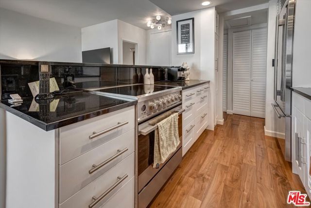 1131 Alta Loma Road 508, West Hollywood, CA 90069