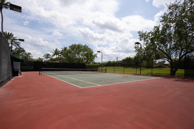 11790 SAINT ANDREWS Place 303, Wellington, FL 33414