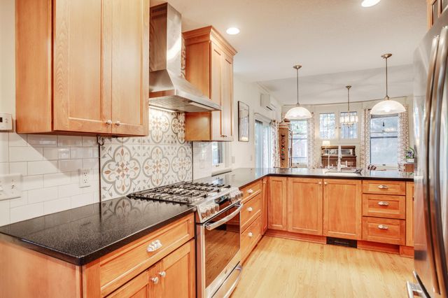 1933 E River Terrace, Minneapolis, MN 55414