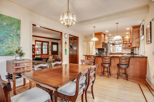 1933 E River Terrace, Minneapolis, MN 55414