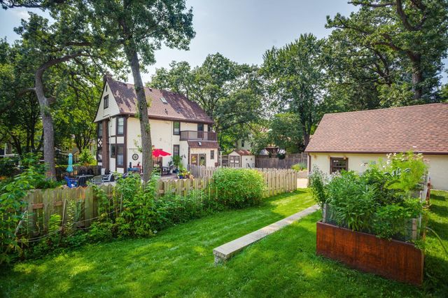 1933 E River Terrace, Minneapolis, MN 55414