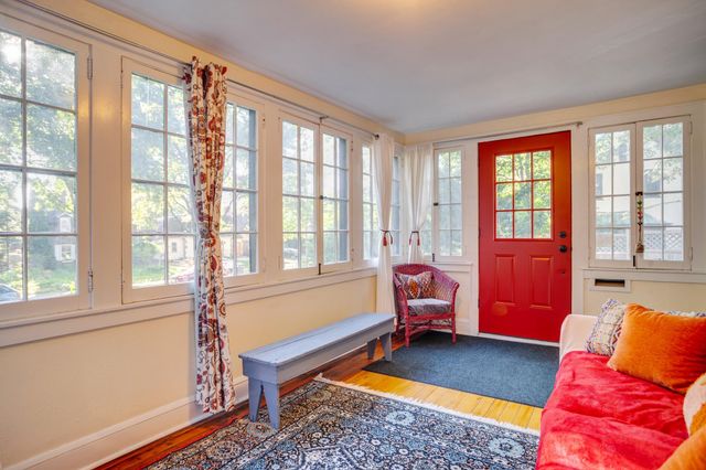 1933 E River Terrace, Minneapolis, MN 55414