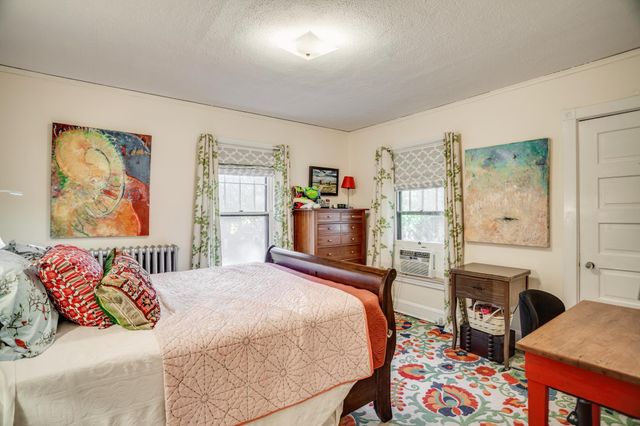 1933 E River Terrace, Minneapolis, MN 55414