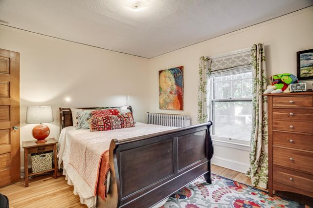 1933 E River Terrace, Minneapolis, MN 55414