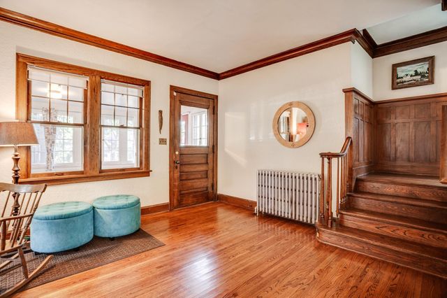 1933 E River Terrace, Minneapolis, MN 55414