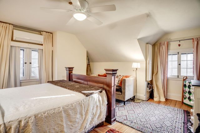 1933 E River Terrace, Minneapolis, MN 55414