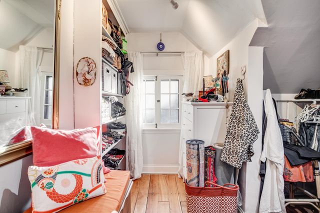 1933 E River Terrace, Minneapolis, MN 55414