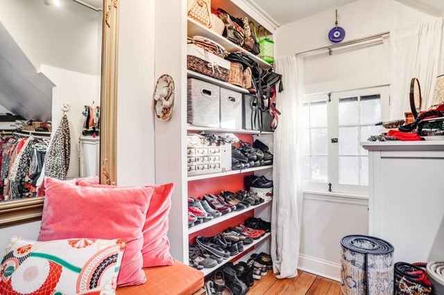 1933 E River Terrace, Minneapolis, MN 55414