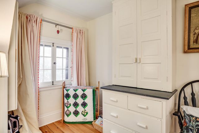 1933 E River Terrace, Minneapolis, MN 55414