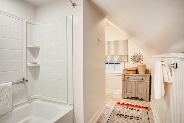 1933 E River Terrace, Minneapolis, MN 55414