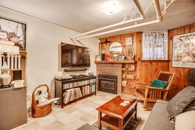 1933 E River Terrace, Minneapolis, MN 55414