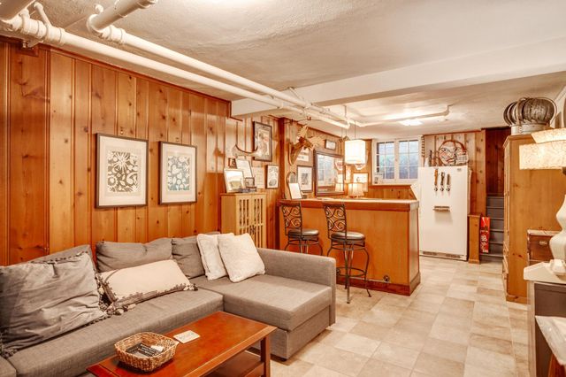 1933 E River Terrace, Minneapolis, MN 55414