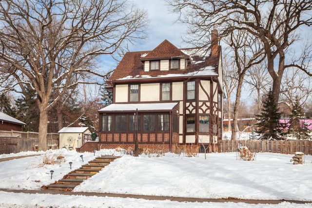 1933 E River Terrace, Minneapolis, MN 55414