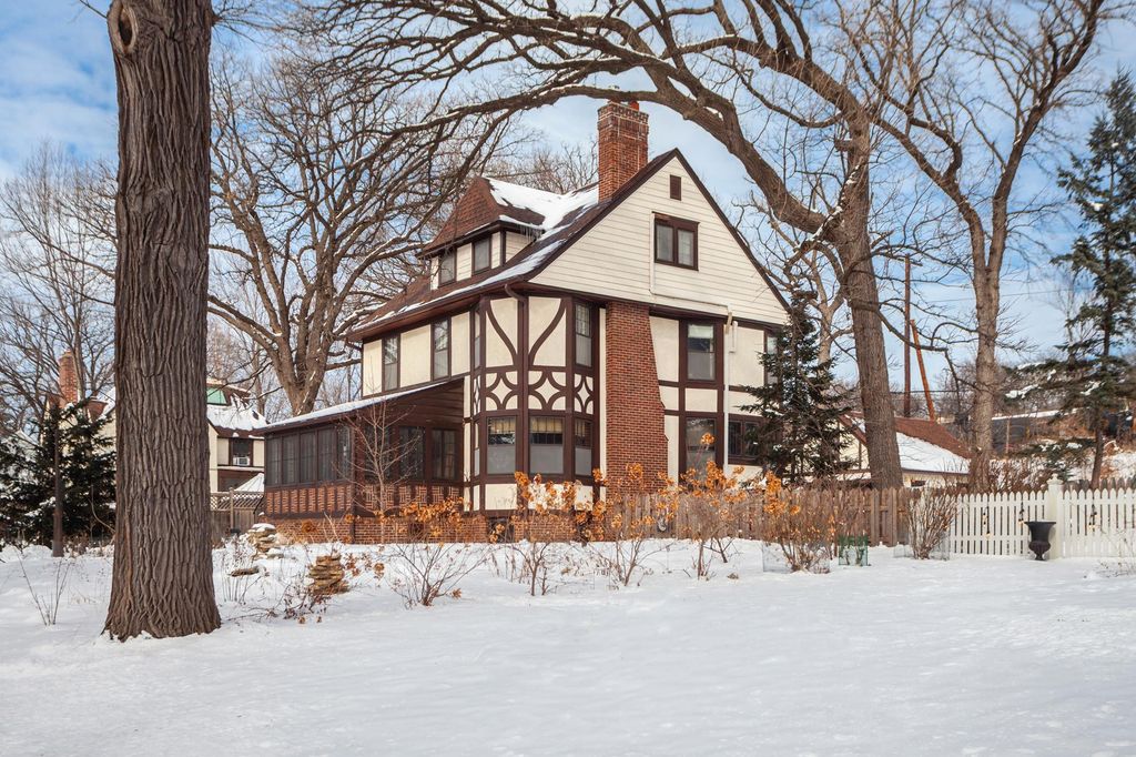 1933 E River Terrace, Minneapolis, MN 55414