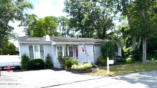 97 Bowline Street, Beachwood, NJ 08722