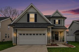 555 S Winding Drive, Waterford Twp, MI 48328