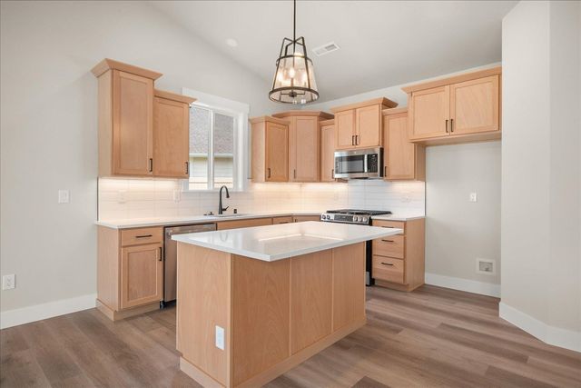 18191 N Morton Ct, Colbert, WA 99005
