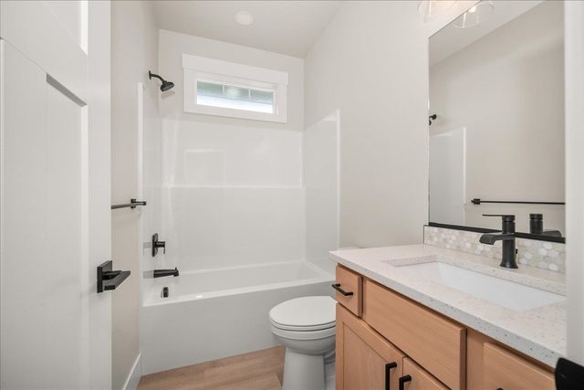 18191 N Morton Ct, Colbert, WA 99005