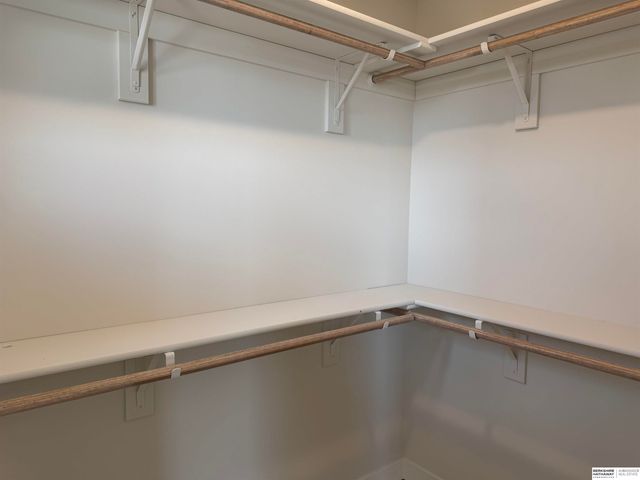 6221 N 210 Street, Elkhorn, NE 68022