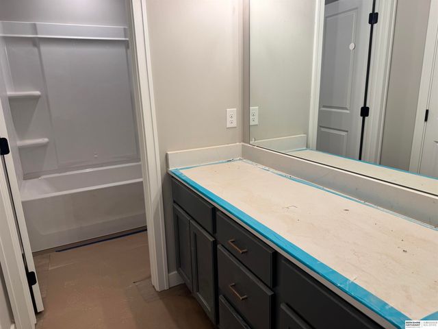 6221 N 210 Street, Elkhorn, NE 68022