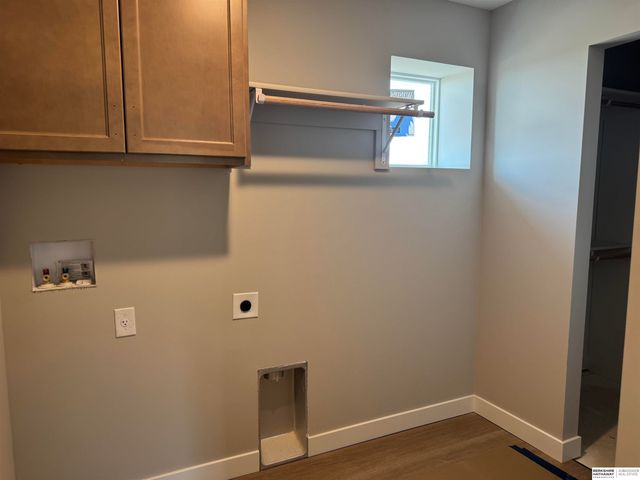 6221 N 210 Street, Elkhorn, NE 68022