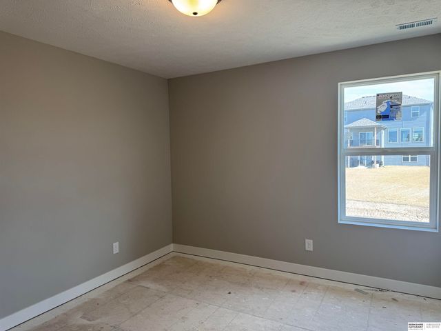 6221 N 210 Street, Elkhorn, NE 68022