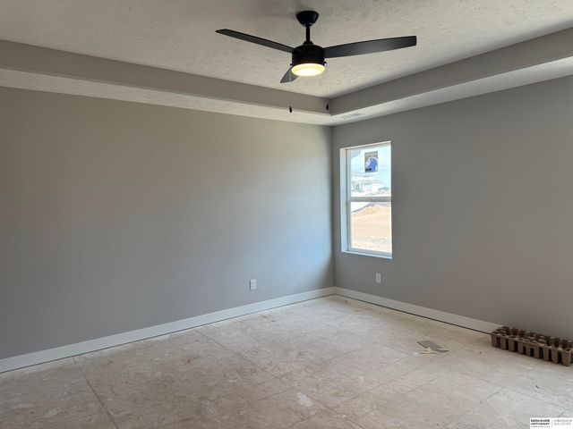 6221 N 210 Street, Elkhorn, NE 68022