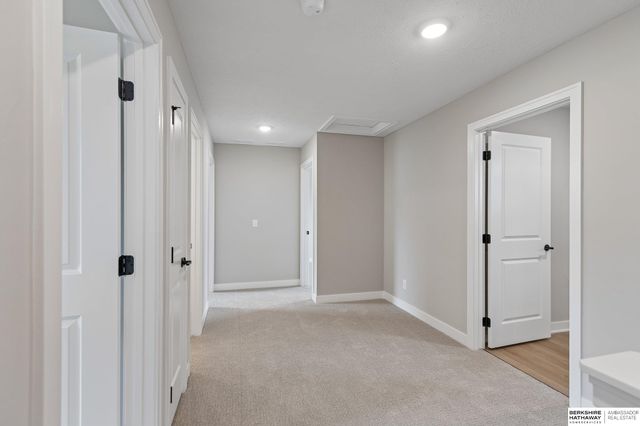 6221 N 210 Street, Elkhorn, NE 68022