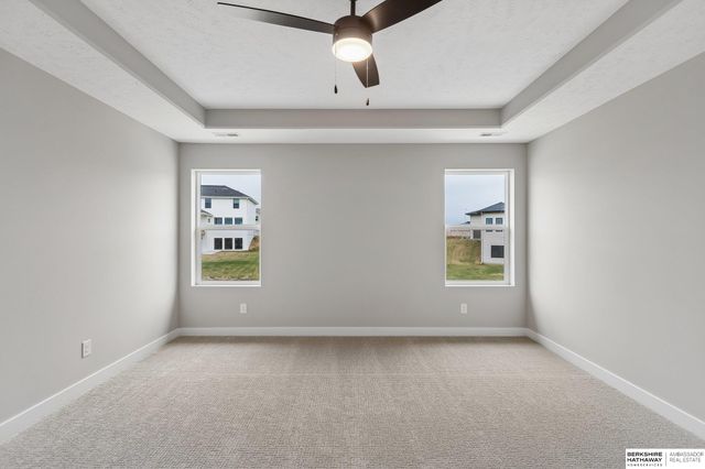 6221 N 210 Street, Elkhorn, NE 68022