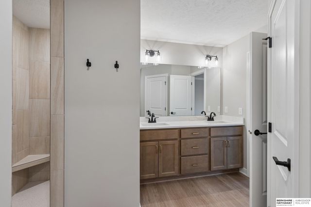 6221 N 210 Street, Elkhorn, NE 68022