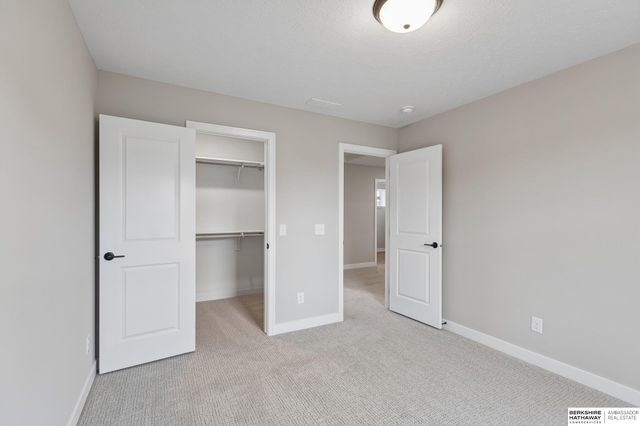 6221 N 210 Street, Elkhorn, NE 68022