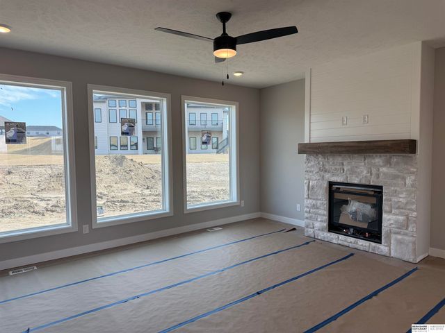 6221 N 210 Street, Elkhorn, NE 68022