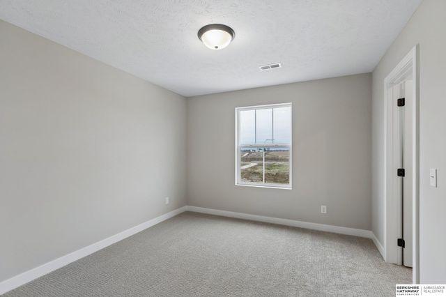 6221 N 210 Street, Elkhorn, NE 68022