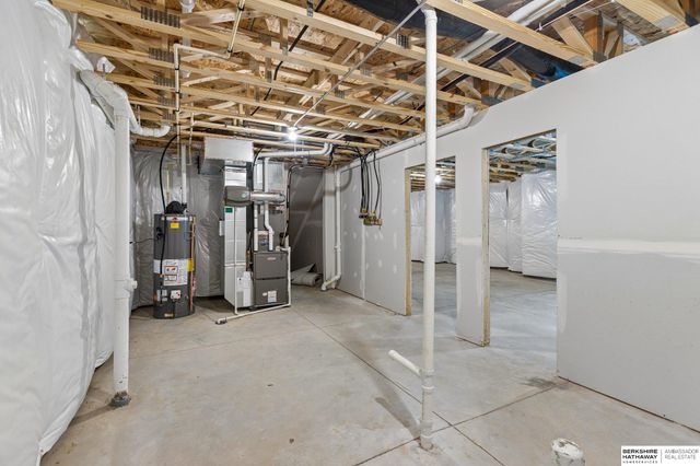 6221 N 210 Street, Elkhorn, NE 68022