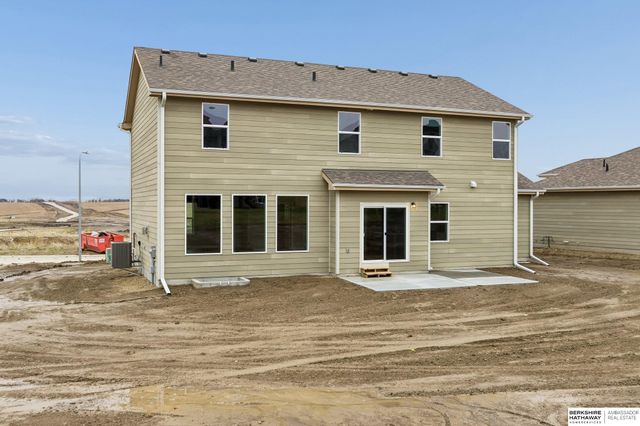 6221 N 210 Street, Elkhorn, NE 68022