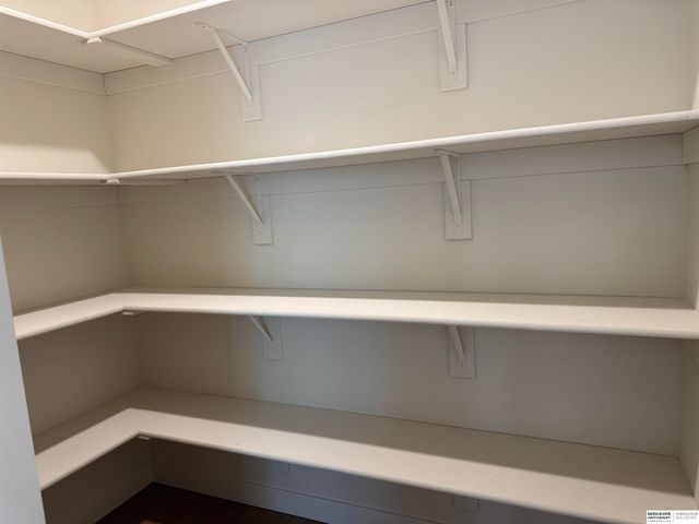 6221 N 210 Street, Elkhorn, NE 68022