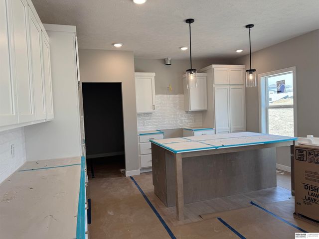 6221 N 210 Street, Elkhorn, NE 68022