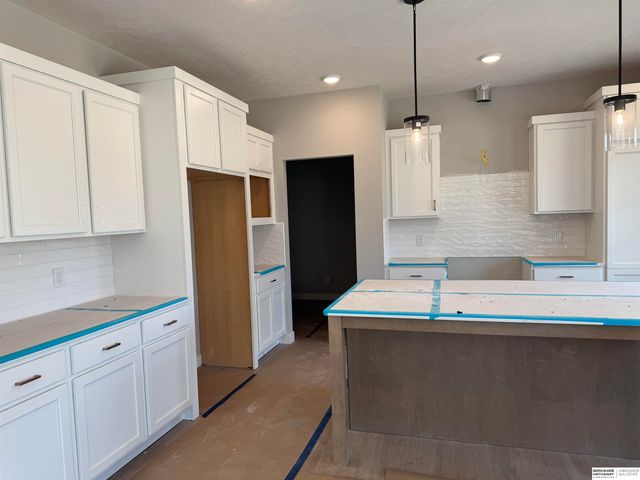 6221 N 210 Street, Elkhorn, NE 68022