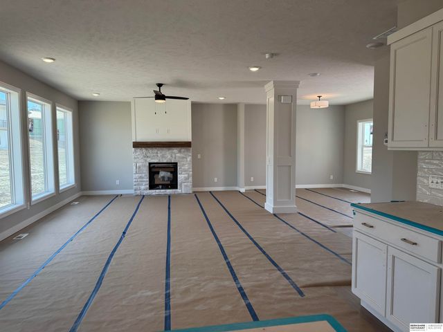 6221 N 210 Street, Elkhorn, NE 68022