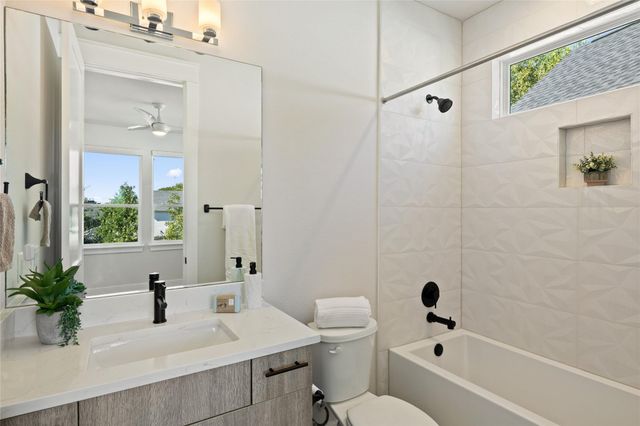 4400 Jinx Ave 2, Austin, TX 78745