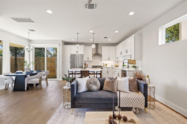 4400 Jinx Ave 2, Austin, TX 78745