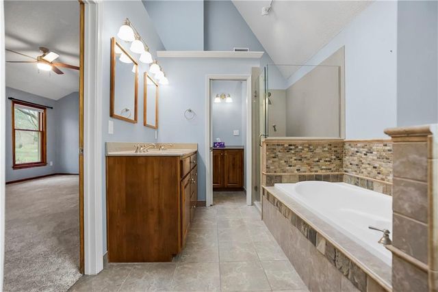 8004 Constance Street, Lenexa, KS 66215